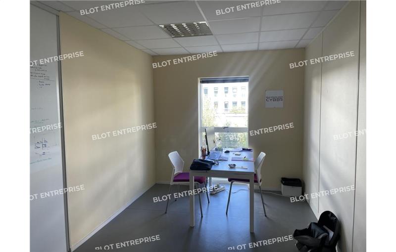 Location de bureau de 273 m² à Rennes - 35000 photo - 1