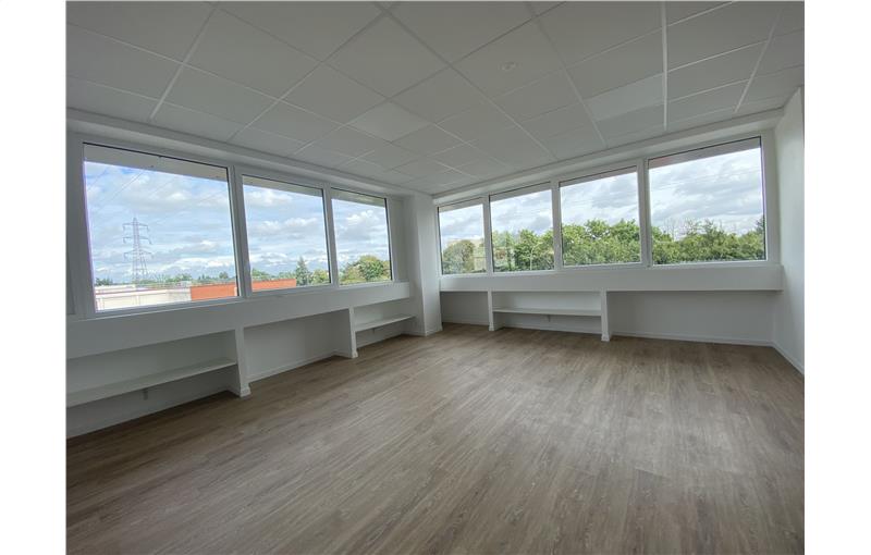 Location de bureau de 231 m² à Rosny-sous-Bois - 93110 photo - 1