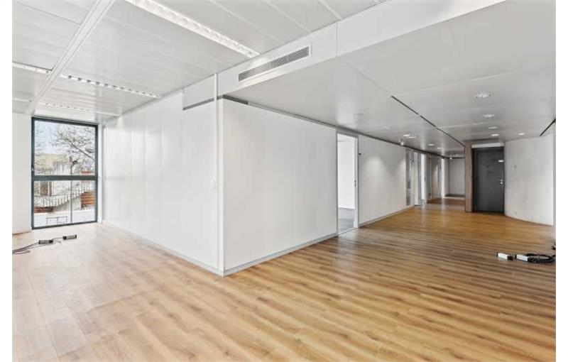 Location de bureau de 2 942 m² à Rueil-Malmaison - 92500 photo - 1