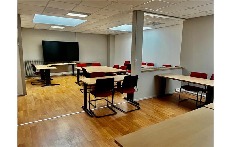 Location de bureau de 107 m² à Saint-Cyr-sur-Loire - 37540 photo - 1