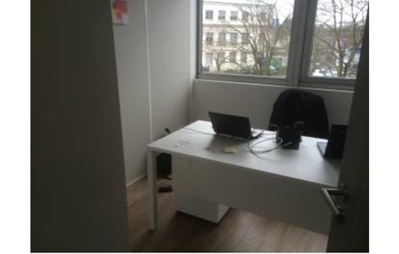 Location de bureau de 15 m² à Saint-Denis - 93200 photo - 1