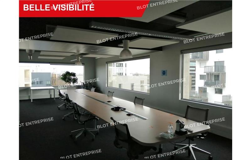 Location de bureau de 712 m² à Saint-Jacques-de-la-Lande - 35136 photo - 1