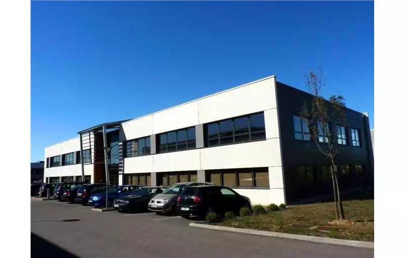 Location de bureau de 2000 m² à Saint-Priest - 69800