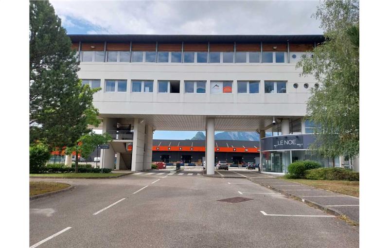 Location de bureau de 1 283 m² à Varces-Allières-et-Risset - 38760 photo - 1