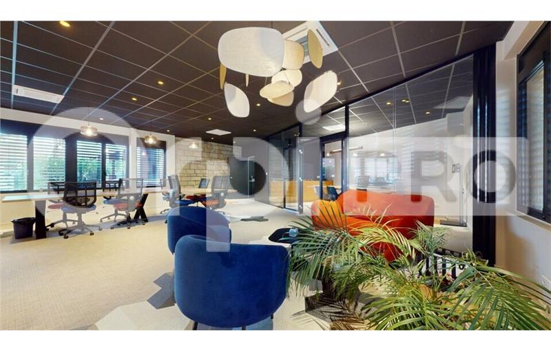 Location de bureau de 121 m² à Villefranche-sur-Saône - 69400 photo - 1