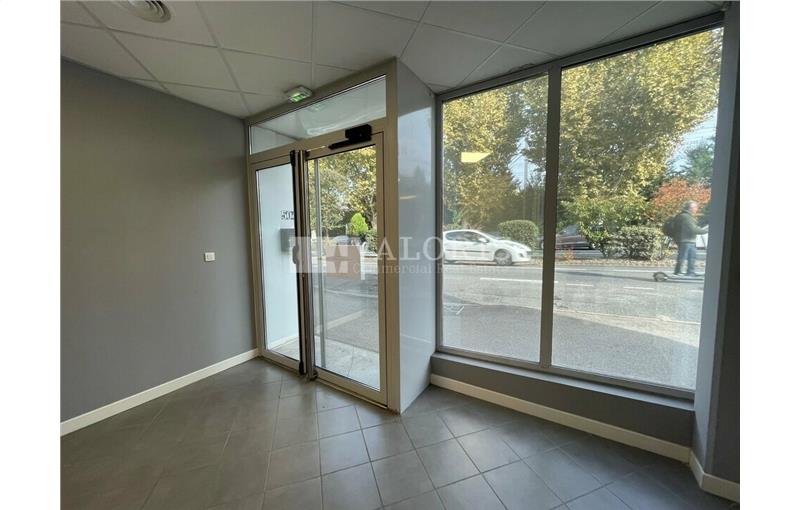 Location de bureau de 131 m² à Villefranche-sur-Saône - 69400 photo - 1