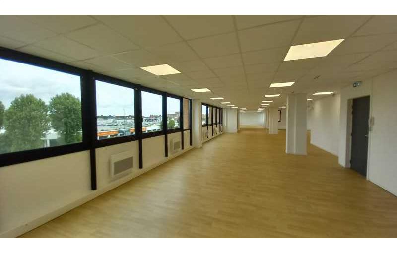 Location de bureau de 245 m² à Villeneuve-d'Ascq - 59491 photo - 1