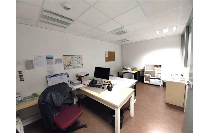 Location de bureau de 156 m² à Villiers-sur-Marne - 94350 photo - 1