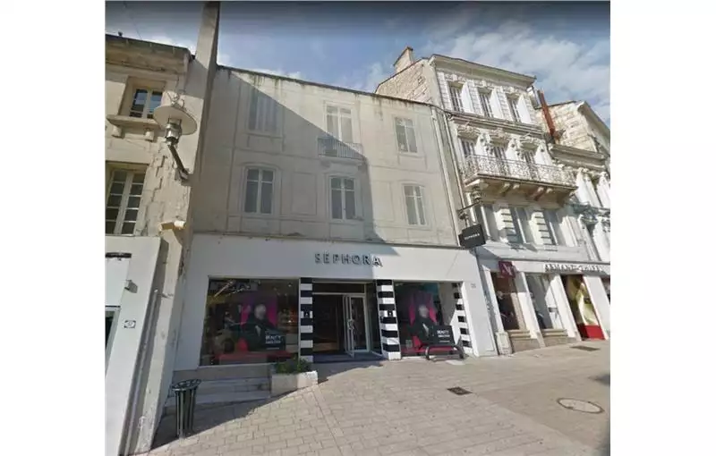 Location de local commercial de 342 m² à Angoulême - 16000