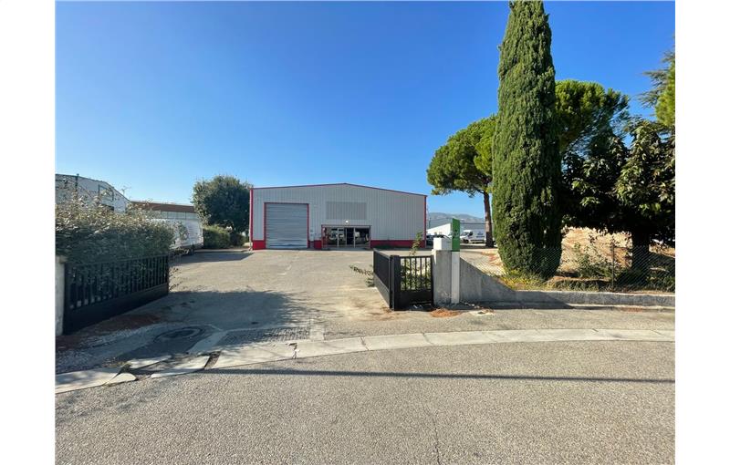 Location de local commercial de 963 m² à Aubagne - 13400 photo - 1