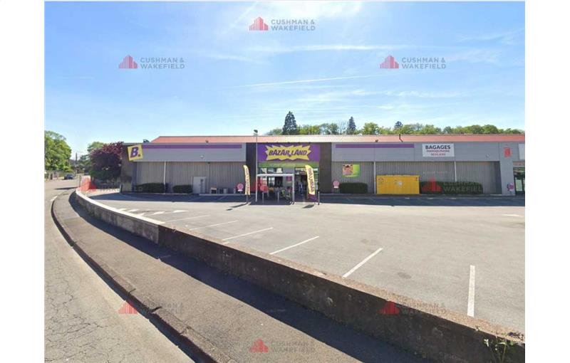 Location de local commercial de 1 400 m² à Besançon - 25000 photo - 1