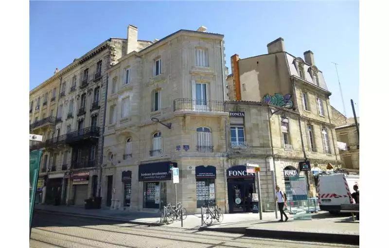 Location de local commercial de 234 m² à Bordeaux - 33000