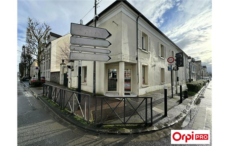 Location de local commercial de 135 m² à Chilly-Mazarin - 91380 photo - 1