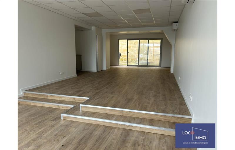 Location de local commercial de 61 m² à Libourne - 33500 photo - 1