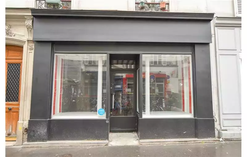 Location de local commercial de 62 m² à Paris 18 - 75018