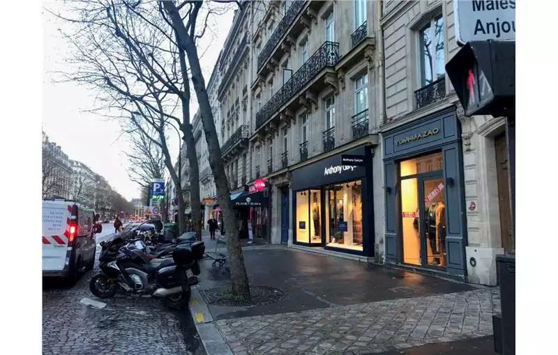 Location de local commercial de 80 m² à Paris 8 - 75008