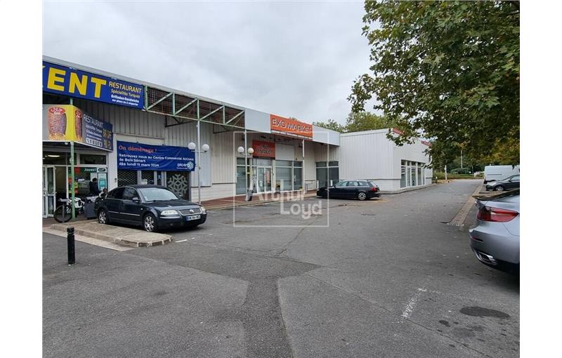 Location de local commercial de 869 m² à Savigny-le-Temple - 77176 photo - 1