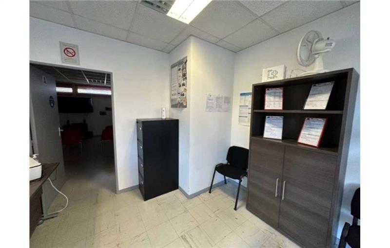 Location d'entrepôt de 91 m² à Achères - 78260 photo - 1