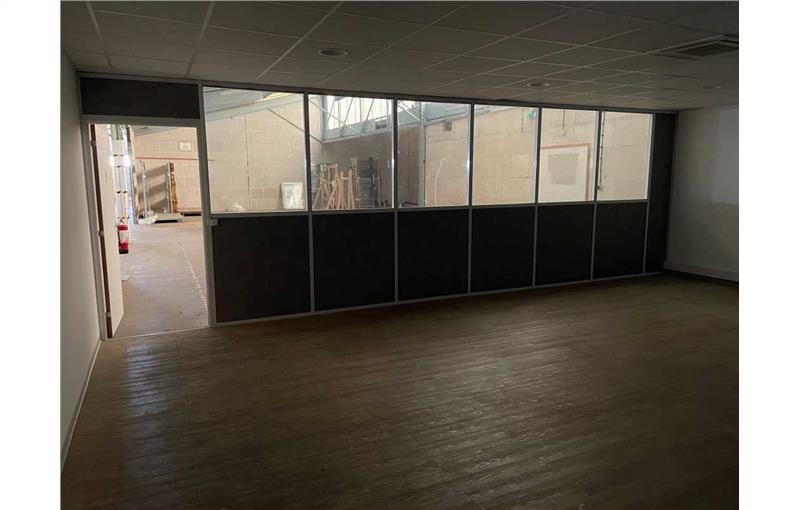 Location d'entrepôt de 1 084 m² à Alès - 30100 photo - 1