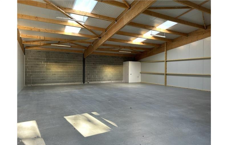 Location d'entrepôt de 217 m² à Angers - 49000 photo - 1