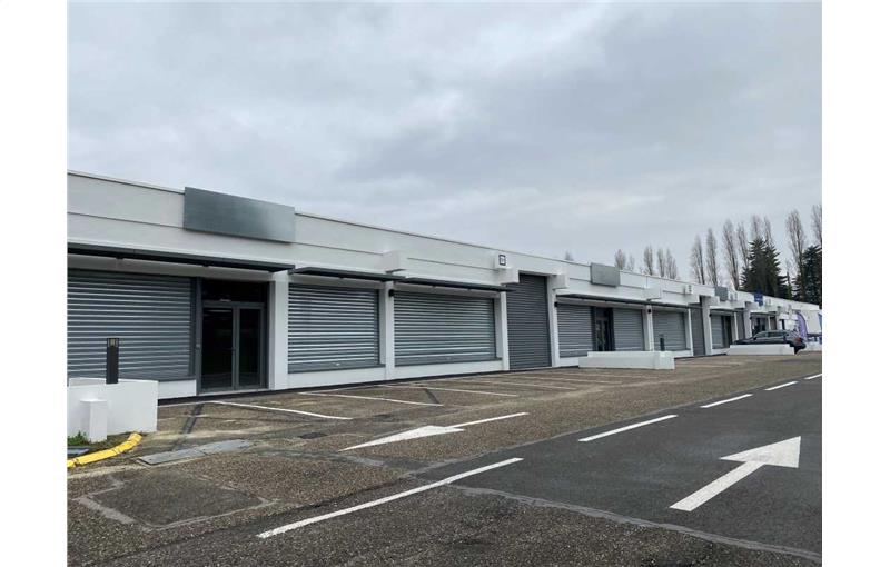 Location d'entrepôt de 720 m² à Artigues-près-Bordeaux - 33370 photo - 1