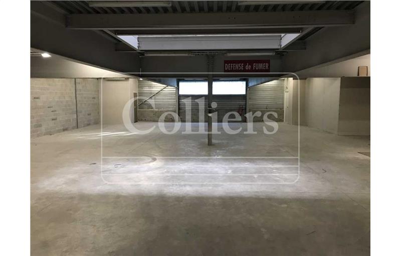 Location d'entrepôt de 330 m² à Aubagne - 13400 photo - 1