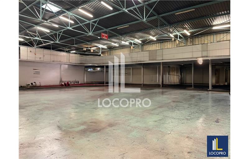 Location d'entrepôt de 2 092 m² à Aubagne - 13400 photo - 1