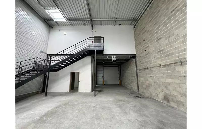 Location d'entrepôt de 1026 m² à Aulnay-sous-Bois - 93600