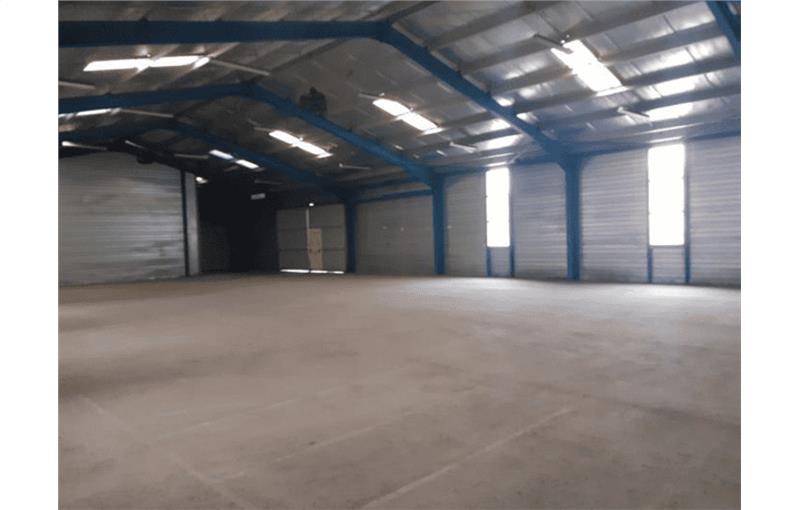 Location d'entrepôt de 3 285 m² à Bagnères-de-Bigorre - 65200 photo - 1