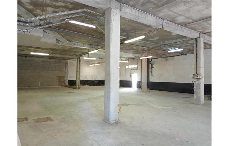 Location d'entrepôt de 4 295 m² à Bagnolet - 93170 photo - 1