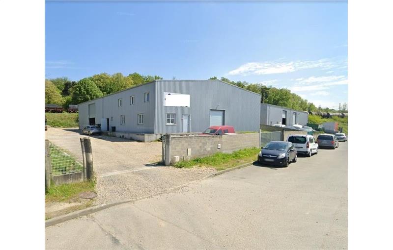 Location d'entrepôt de 632 m² à Bassens - 33530 photo - 1