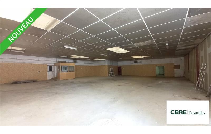 Location d'entrepôt de 1 188 m² à Besançon - 25000 photo - 1