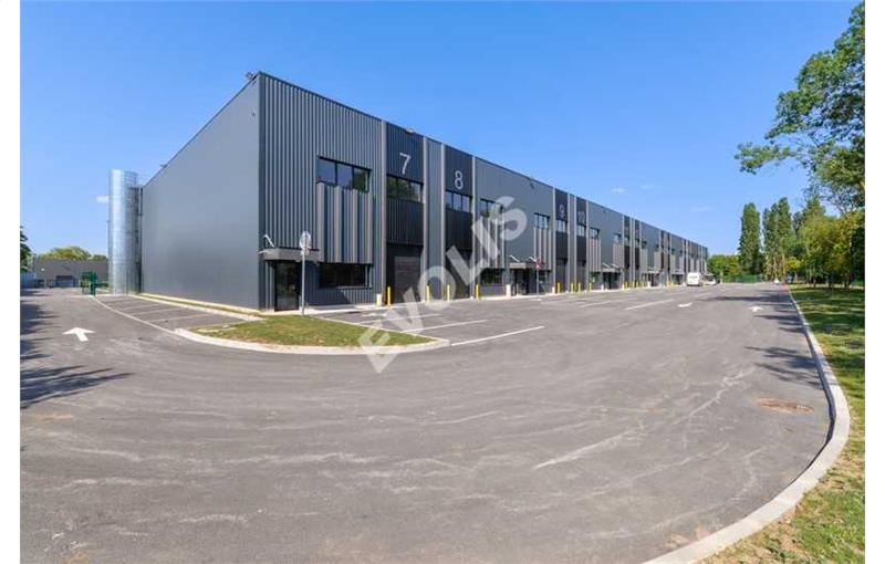 Location d'entrepôt de 536 m² à Boisemont - 95000 photo - 1