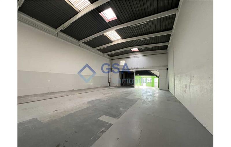 Location d'entrepôt de 368 m² à Bondoufle - 91070 photo - 1