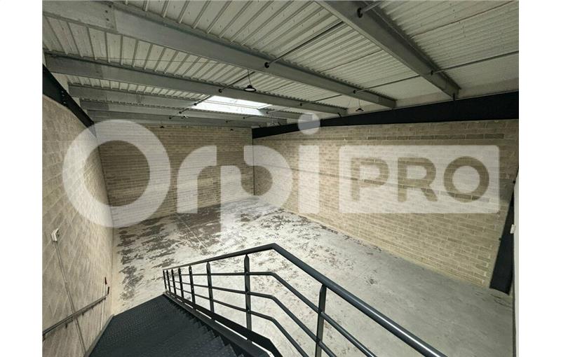 Location d'entrepôt de 756 m² à Bondoufle - 91070 photo - 1