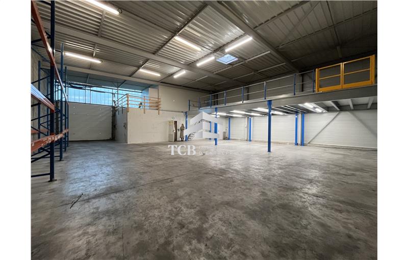 Location d'entrepôt de 334 m² à Bouaye - 44830 photo - 1