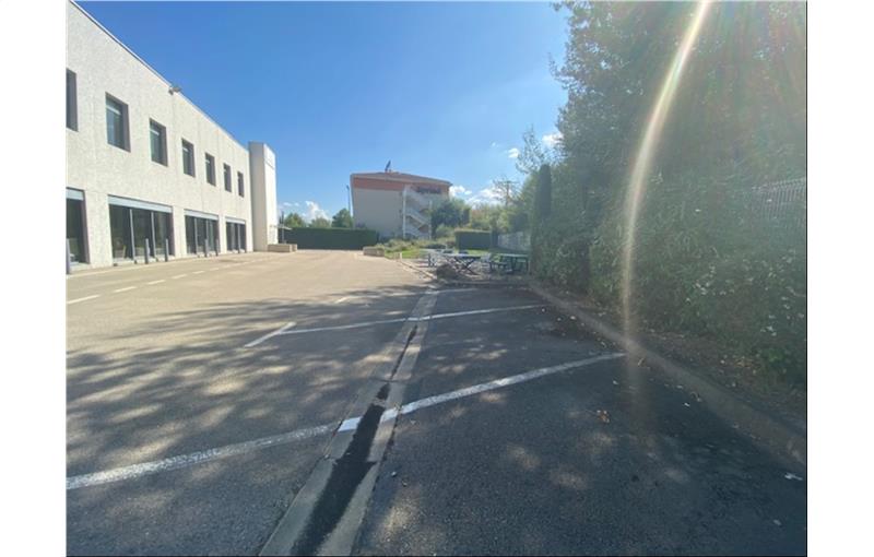 Location d'entrepôt de 1 778 m² à Bouc-Bel-Air - 13320 photo - 1