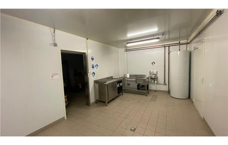 Location d'entrepôt de 1 272 m² à Bourg-en-Bresse - 01000 photo - 1