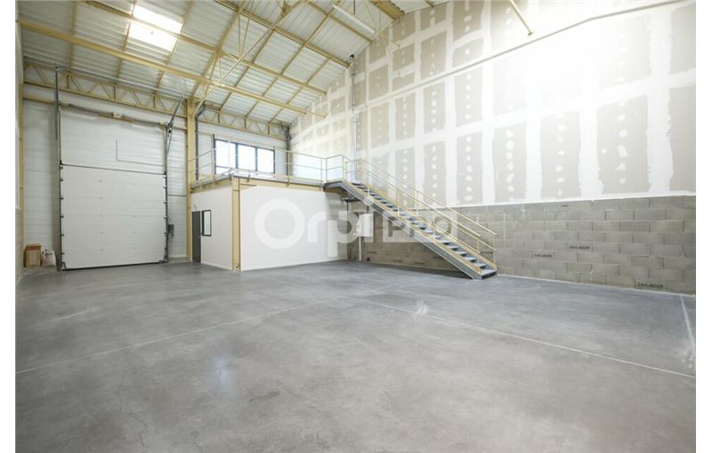 Location d'entrepôt de 178 m² à Bourgoin-Jallieu - 38300 photo - 1