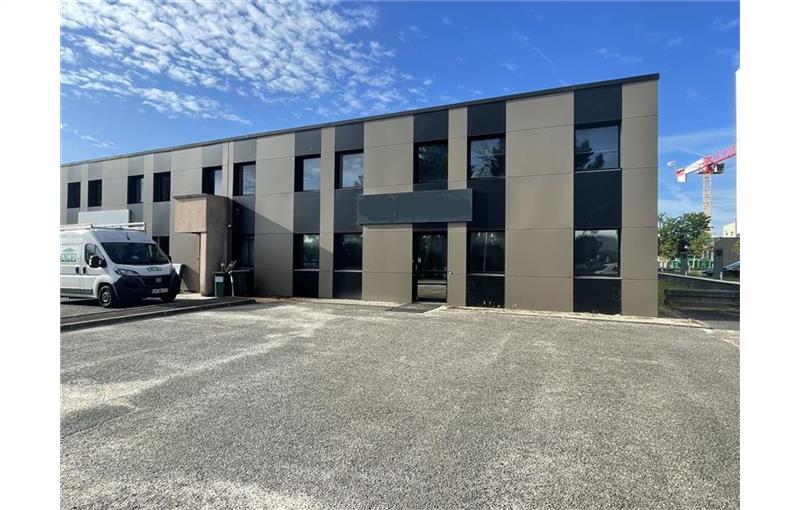 Location d'entrepôt de 553 m² à Bruges - 33520 photo - 1