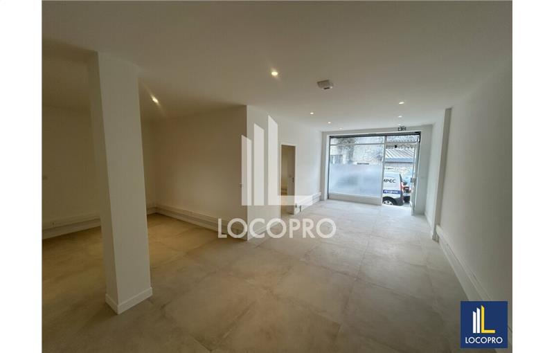 Location d'entrepôt de 210 m² à Cagnes-sur-Mer - 06800 photo - 1