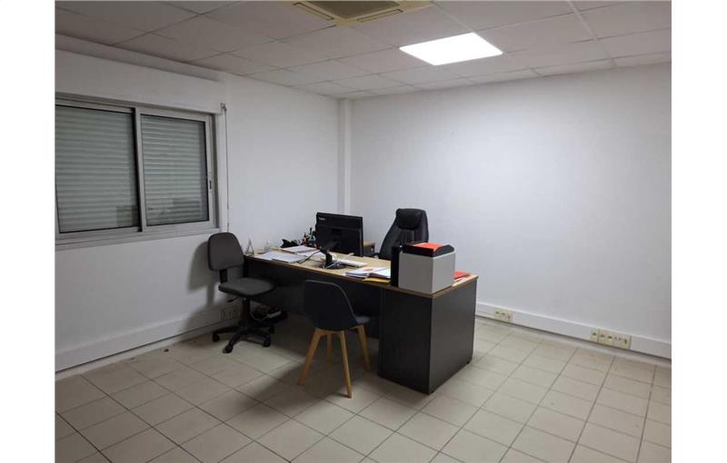 Location d'entrepôt de 255 m² à Cenon - 33150 photo - 1