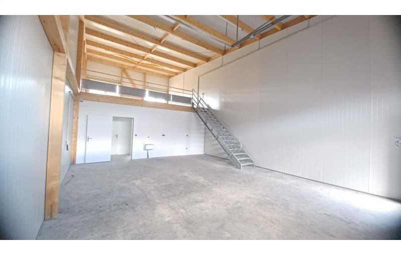 Location d'entrepôt de 4 099 m² à Chalifert - 77144 photo - 1