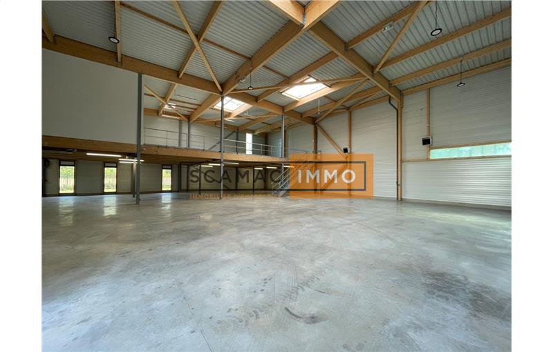 Location d'entrepôt de 803 m² à Chanteloup-en-Brie - 77600 photo - 1