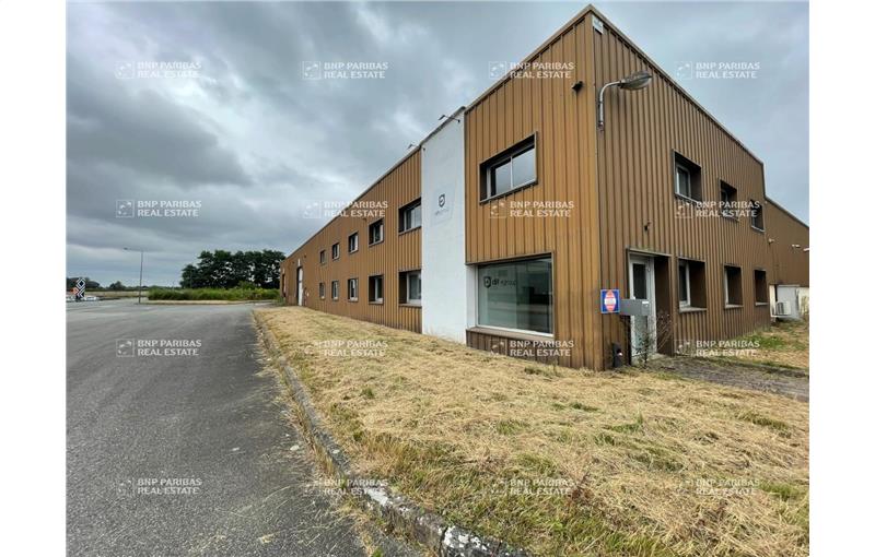 Location d'entrepôt de 4 400 m² à Châteaubourg - 35220 photo - 1