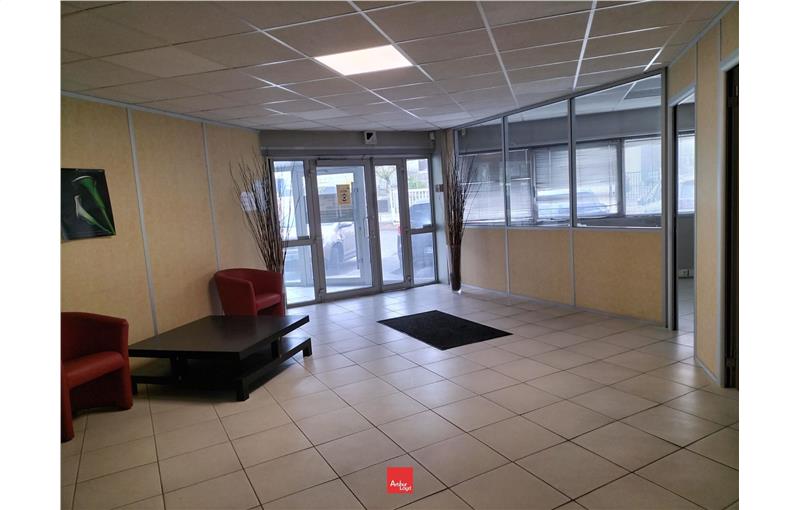 Location d'entrepôt de 790 m² à Claix - 38640 photo - 1