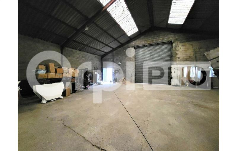 Location d'entrepôt de 372 m² à Clermont - 60600 photo - 1