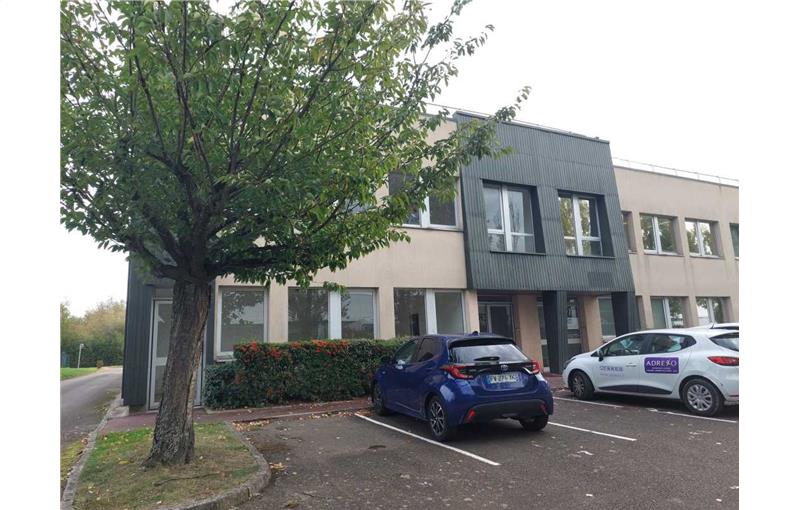 Location d'entrepôt de 901 m² à Coignières - 78310 photo - 1