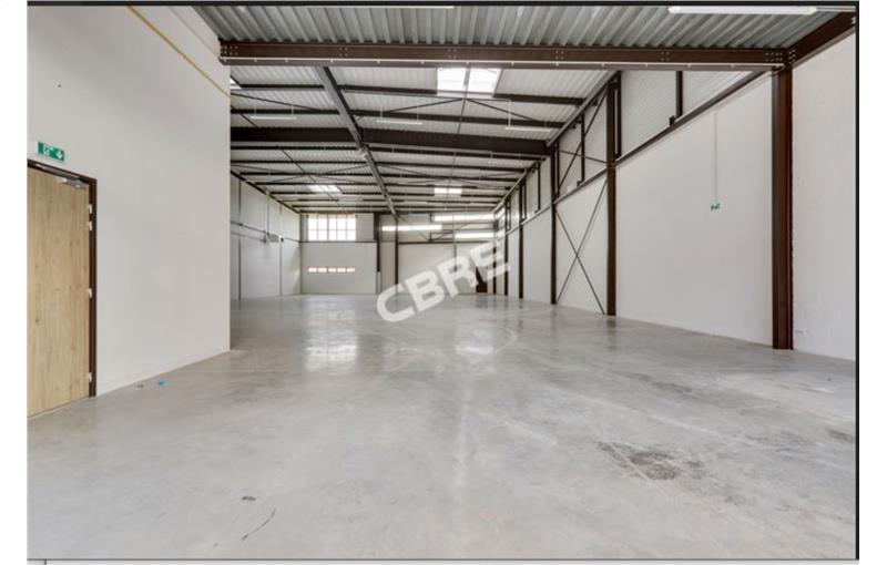 Location d'entrepôt de 421 m² à Collégien - 77090 photo - 1