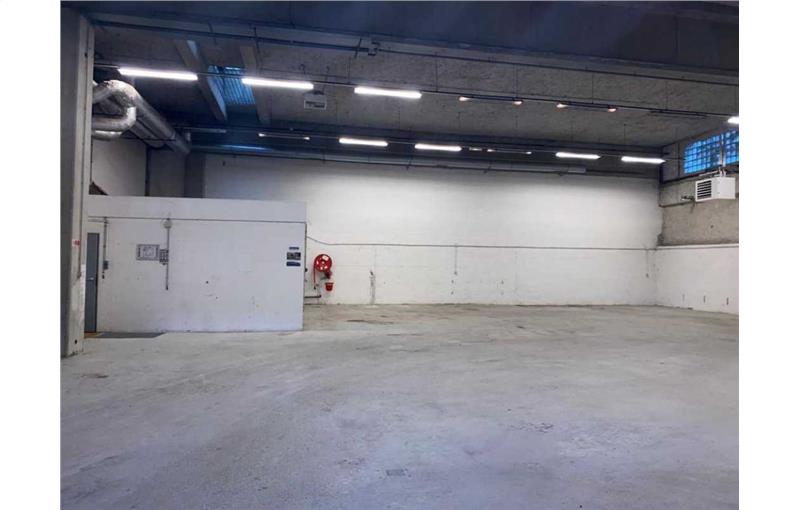 Location d'entrepôt de 689 m² à Conflans-Sainte-Honorine - 78700 photo - 1